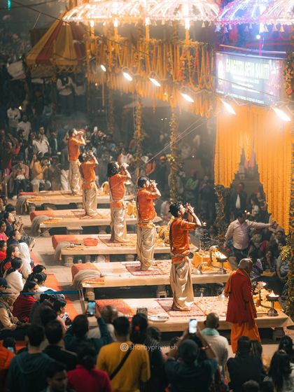 The Ganga Aarti ceremony in Varanasi, where priests perform a synchronized ritual with fire and incense. A truly mesmerizing display of Hindu tradition.