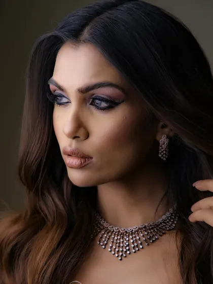 Another angle of this fierce look, showing the precision of the eye makeup.
