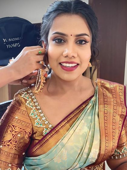 Bhuvana Reeds - Online Makeup Classes Signature Natural Looks photo 3