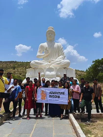The group at the Belum Caves, posing in front of the giant Buddha statue.
