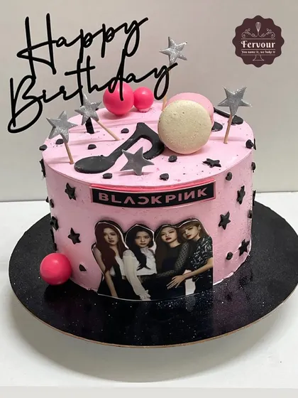 Another Blackpink theme cake, this one decorated with macarons and music notes. The happy review from the client made my day.