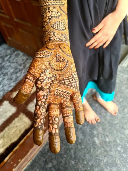 Mehndi Designer - Mehndi Artistry Services Bridal Mehndi Masterpieces photo 21