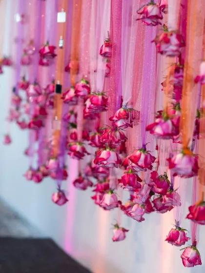 Getting your home ready for Diwali with these beautiful hanging floral strings. The ombre effect of the pink roses creates a delicate and festive decoration.