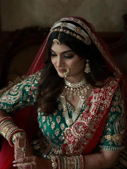 On your most radiant day, feel your best in an exquisite Polki and diamond creation. I design each bridal piece, from the matha patti to the bangles, with love and dedication to help bring your dream wedding look to life.