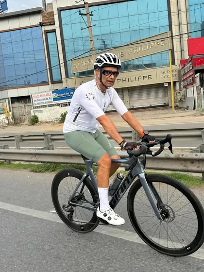 In action on the highway, this rider demonstrates the focused form required for our fast-paced rides.