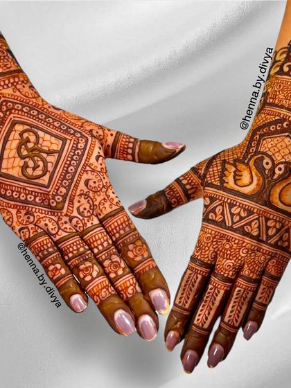 Elegant Back Hand & Minimalist Art photo 48