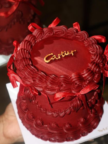 The perfect combination of elegance and indulgence. Our Cartier-inspired cake is a statement piece for any sophisticated celebration.