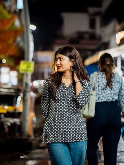 A candid, looking-away shot. These types of photos feel very natural and are great for lifestyle content.