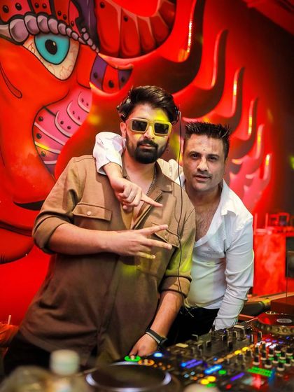 Posing with my friend Vicky at Tipsy Bull.