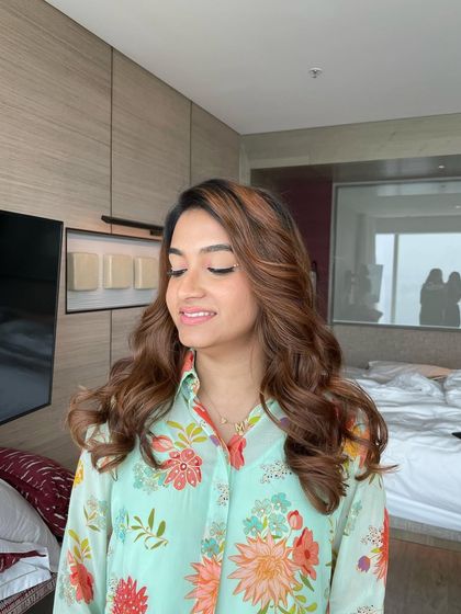 Flowing Waves & Curls photo 112