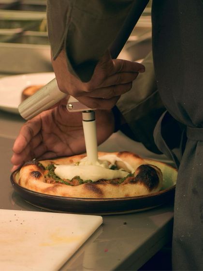 A repeat of the espuma application, highlighting this key technique from a different angle.