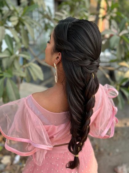 A side view of the beautiful mermaid braid.