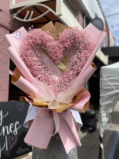 Elegant Floral & Chocolate Bouquets photo 5