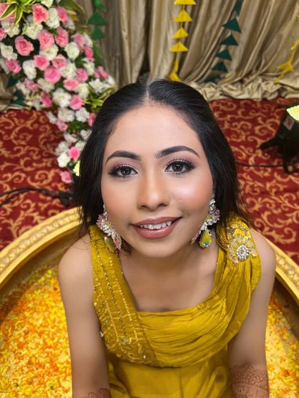 Vibrant Haldi & Mehendi Looks photo 10