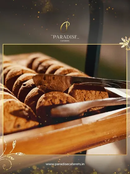 Freshly baked delights, like these crunchy cookies, are the perfect addition to any event, offering a touch of sweet indulgence.
