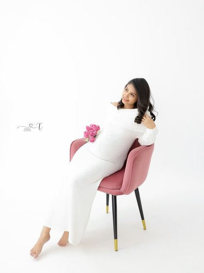 Solo Radiance: Portraits of the Mother-to-Be photo 41