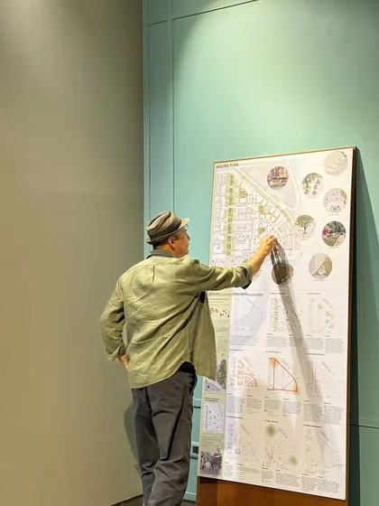Puran Kumar explaining the urban regeneration plan for 'The Estate' during our KGAF exhibition.