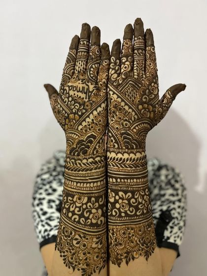 Personalized Mehndi photo 7