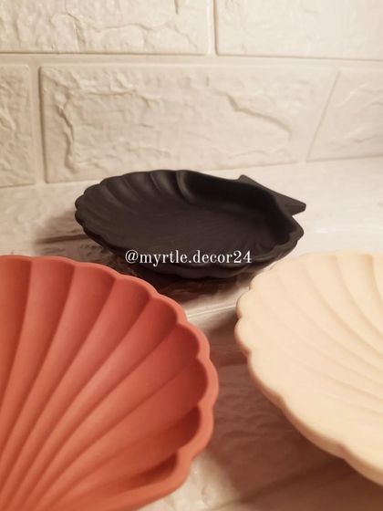 A closer look at our mini shell dishes, perfect for Christmas gifts or as wedding favors.