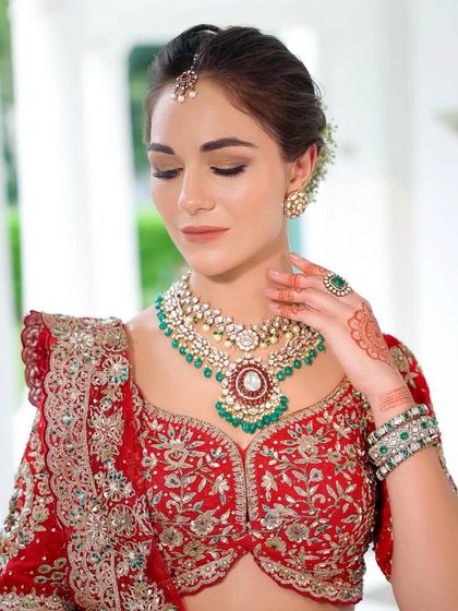 Timeless Red Bridal Looks photo 13