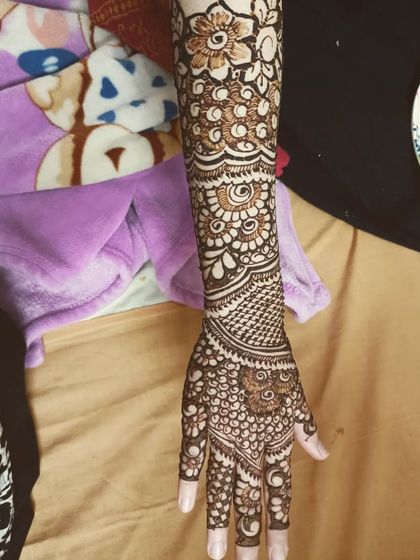 Hussaina Mehendi Artist - Party & Festive Mehendi Intricate Indian & Full Hand Designs photo 22