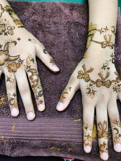 Hajira Mehendi Artist - Mehndi Artist Services Modern & Minimalist Designs photo 79
