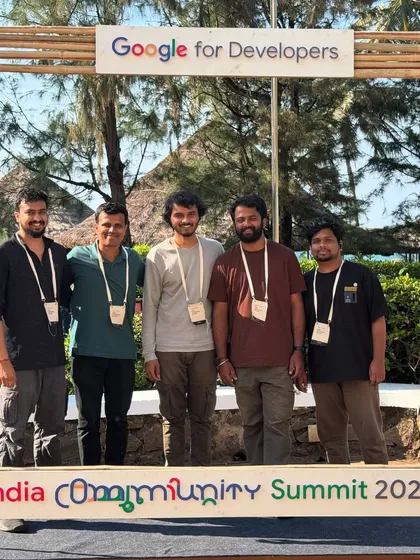 This is us! We were so proud to be part of the Google for Developers India Community Summit. Great things are always built by a team, and we're lucky to have an amazing one here at Just Robotics.