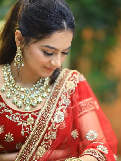 Another angle of this soft glam look, perfect for a reception or sangeet.