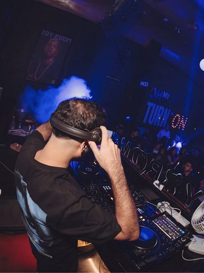 Visuals & Special Effects photo 12