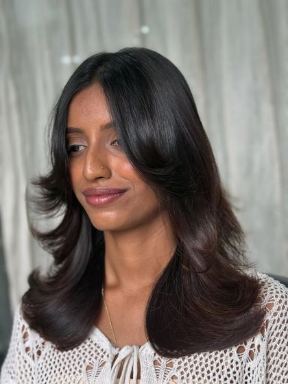 Sleek Bobs & Layered Cuts photo 3