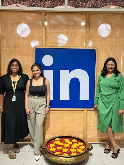 Posing with attendees at the LinkedIn India event. Community makes the health journey stronger.