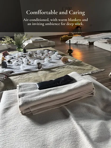 Your participants' comfort is essential for deep work. Our air conditioned studio is prepared with warm blankets, eye pillows, and a central crystal grid to create an inviting and caring ambiance. Every detail is thoughtfully arranged to support healing and relaxation.