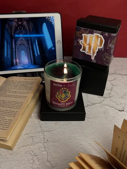 For the ambitious and cunning, here is the Slytherin version of my color-revealing Hogwarts House candle.