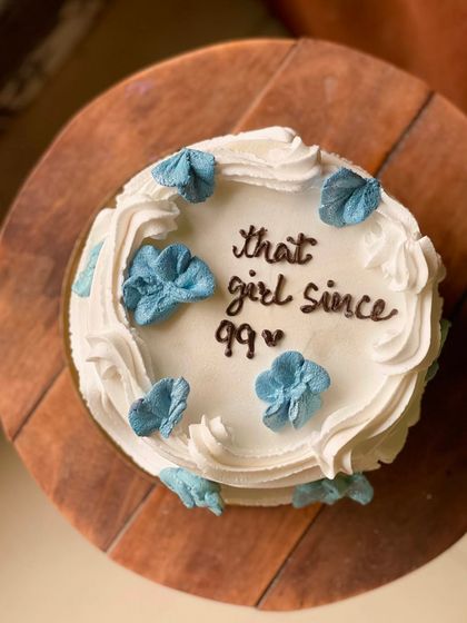 Elegant Designs: Flowers, Bows & Minimalism photo 8