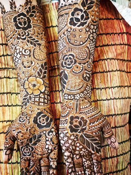 Shaikh Yasmeen - Bridal Mehendi Intricate Floral & Paisley Designs photo 49