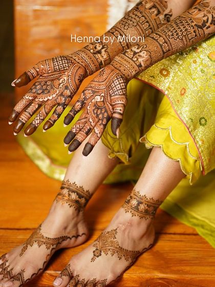 Elegant Foot Mehendi photo 12