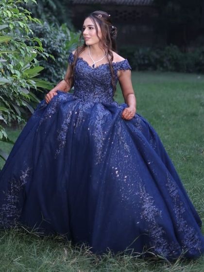 Another angle of this beautiful engagement style, showing how the hairstyle and makeup look from the side.