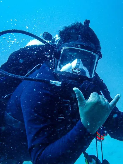 Testing out a full-face mask in the clear waters of the Maldives. This real-world use demonstrates the mask's performance and comfort during a recreational dive, proving its versatility beyond just technical applications.