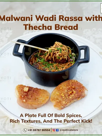 Another look at our authentic Malwani Wadi Rassa, this time served with Thecha Bread. This dish is a plate full of bold spices, rich textures, and the perfect kick.