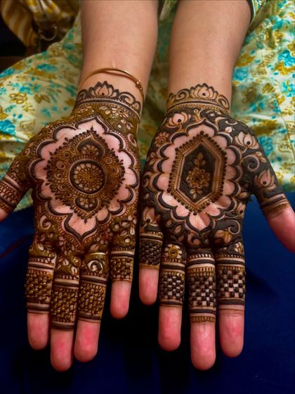 Mehendi Art by Nishat - Mehndi (Henna) Artistry Elegant Henna for Guests & Parties photo 7