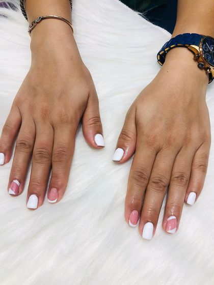 Another view of the geometric pink and white design.