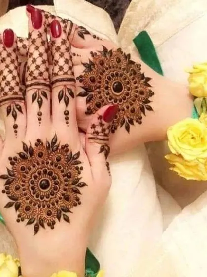 A classic and popular choice for guests, this 'gole tikki' or mandala design is intricate and beautiful. The dark stain is guaranteed with my homemade organic paste.