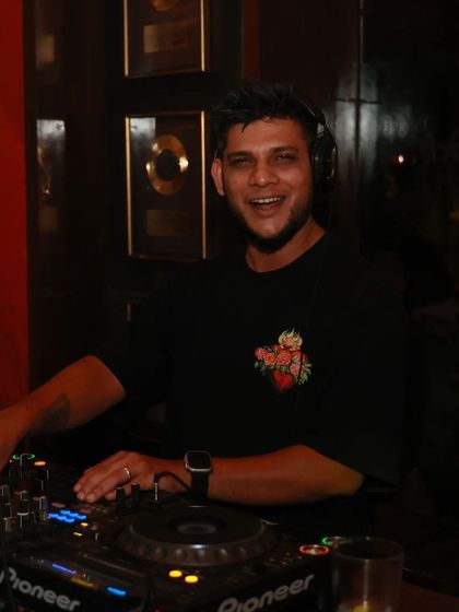 Loy - Private Event DJ Portraits & Promotional photo 3