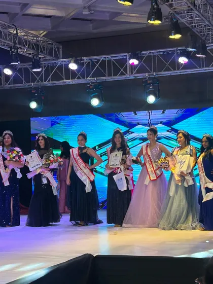 On stage with the winners of the Delhi Divas beauty pageant. Congratulations to all the lovely ladies.