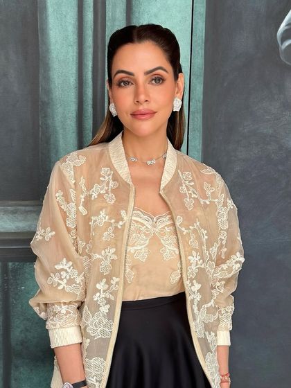 The founder of Roseroom, Isha, keeping it chic yet power-packed for a press release. Her go-getter attitude makes her the bossbabe that she is, and the makeup reflects that.