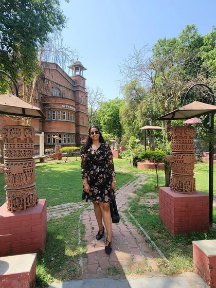 The same floral dress styled for a walk through the museum gardens. A versatile dress like this is a must-have for any travel wardrobe.
