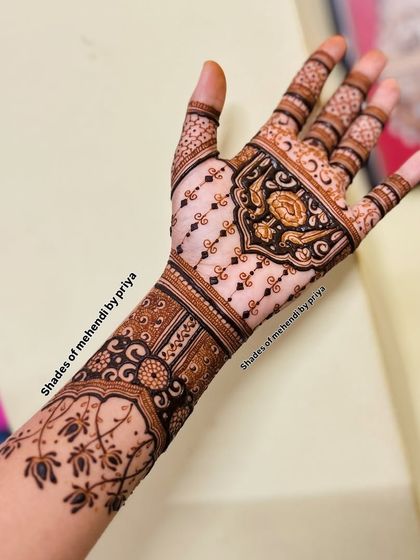Intricate Bridal & Engagement Mehendi photo 25