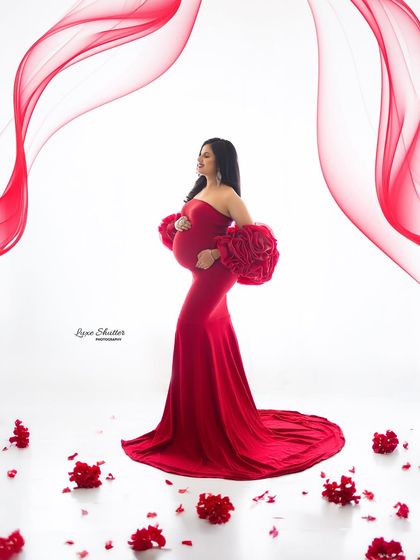 Adding digital elements like these wisps of red smoke can elevate a portrait, giving it a fine-art, magical quality that feels truly special.