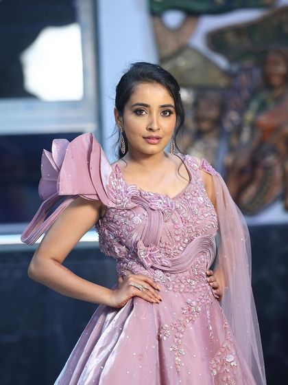 Aashika Gowda - Professional Makeup Artistry Party & Red Carpet Glam photo 7