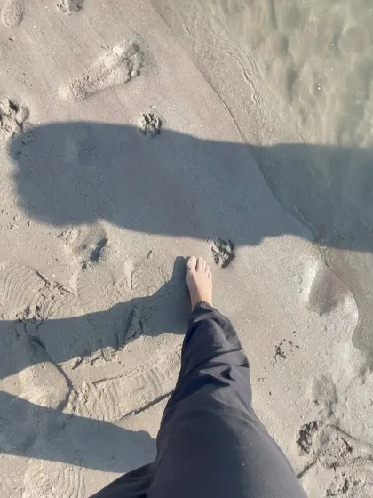 Leaving footprints on the banks of the Ganges. This image represents the personal journey and the steps we take, both literally and figuratively, toward self-discovery. Yoga is a path, and every step on the mat is a step forward.